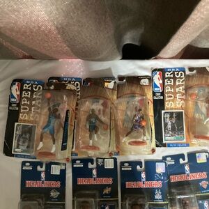 8 NBA Superstars Figures with 2 Boxes of NBA Trading Cards